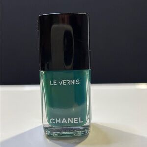 CHANEL Le Vernis Nail Polish